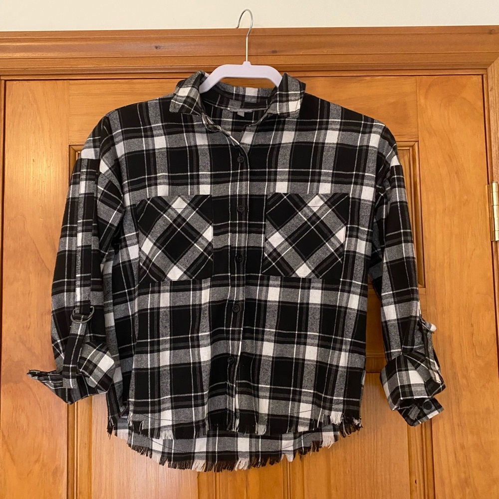 Brand: Charlotte Russe 
Color: Black & White Plaid
Size: XS
